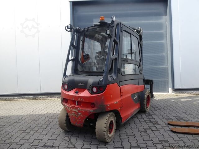 Chariot élévateur électrique à 4 roues Linde E50HL-01/600