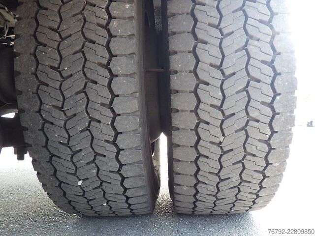 Ciężarówka z płaską platformą MERCEDES-BENZ 1330 L Atego4 Pritsche 7,2m/LBW/Edscha/AHK/Klima