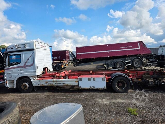 Ladbil med udskifteligt lad MERCEDES-BENZ 1524 BDF mit Klima, Ladebordwand, 2 x Bett