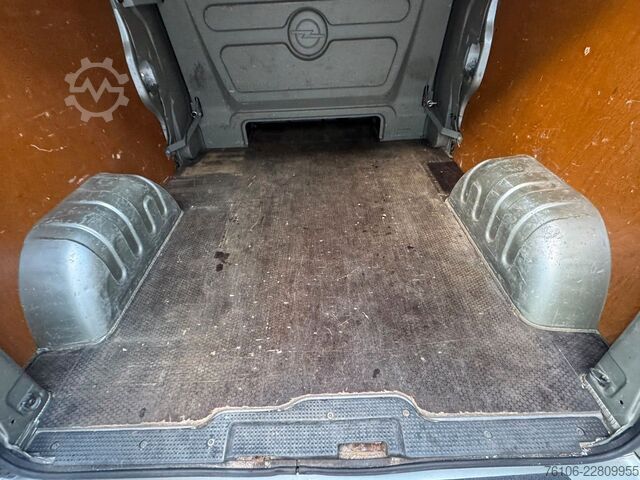 Skåpbil OPEL Vivaro Kasten L2H1 Doppelkabine *Navi*AHK