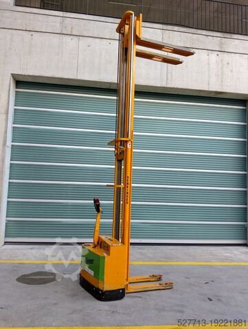 Hoogheffende truck Genkinger