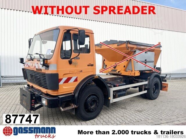 Barredora de calzadas Mercedes-Benz 1617 C 4x2, Winterdienstausstattung