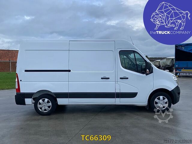 Duba panelată Nissan Interstar 130.35 L2H2