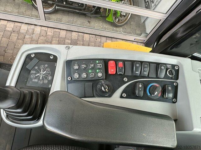 Încărcător pe roți Cat 910M Radlader