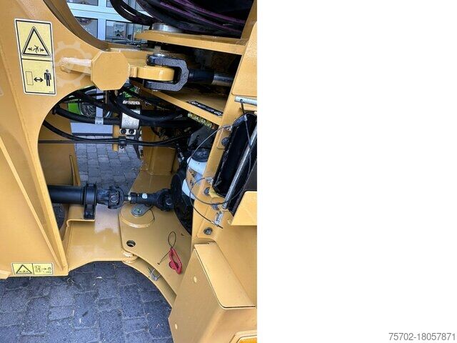 Încărcător pe roți Cat 910M Radlader