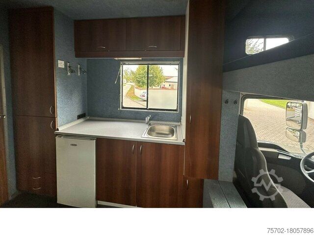 Camião para gado MAN TGM 15240 5 Pferde Wohnung Automatik