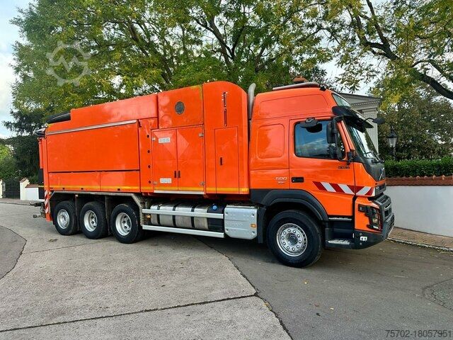 Autocisternă de vidanjare Volvo FMX 500 + Saugbagger MTS Dino 5 Tridem