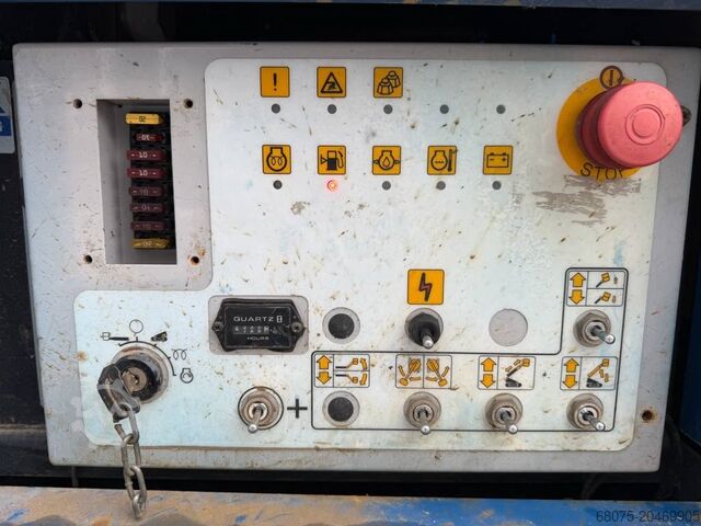 Teleskopbühne Aichi SR 12 B