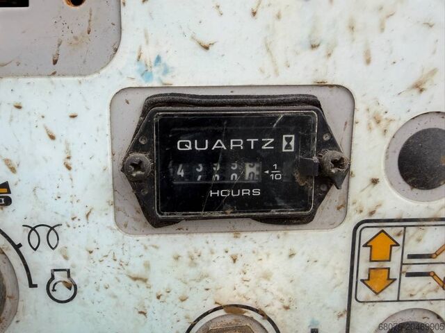 Teleskopbühne Aichi SR 12 B