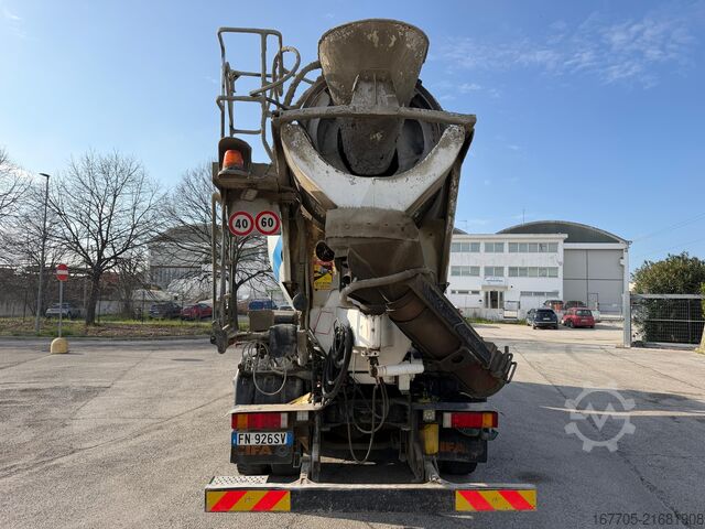 Betonmixer vrachtwagen Iveco TRAKKER 500