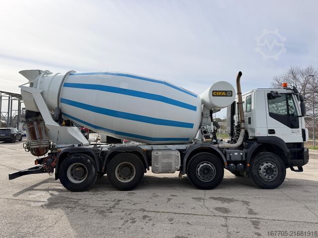 Betonmixer vrachtwagen Iveco TRAKKER 450