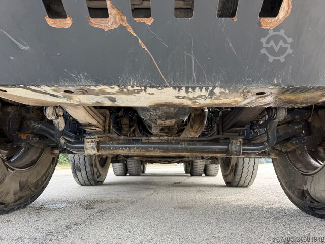 Betonmixer vrachtwagen Iveco TRAKKER 450