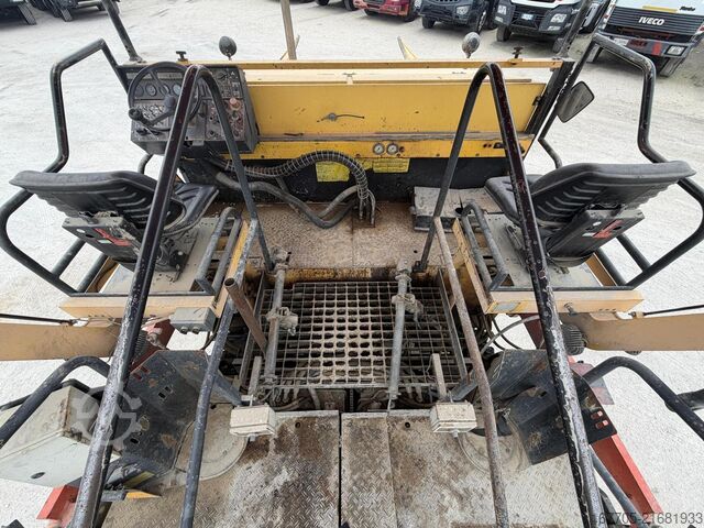 Wheeled asphalt paver Dynapac F121-6W