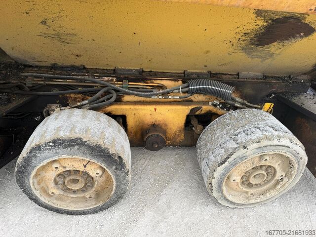 Wheeled asphalt paver Dynapac F121-6W