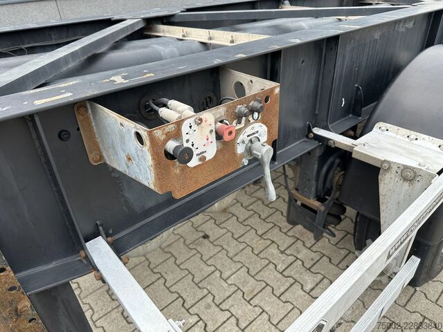 Transport de conteneurs Van Hool 20FT ADR CHASSIS / empty weight 3.300kg / SAF D...