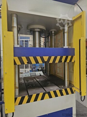 100/40 TON KOLONLU HİDROLİK ÇEKME PRESİ CRONOSSTECH CHKSP 100/40