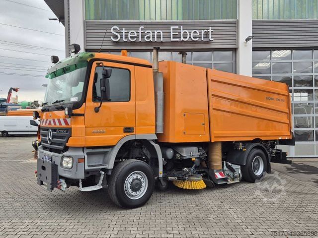 Silniční zametač MERCEDES-BENZ Actros 2032 A 4x4 Bucher STKF 9500 Airport 30x