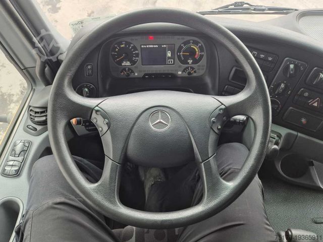 Silniční zametač MERCEDES-BENZ Actros 2032 A 4x4 Bucher STKF 9500 Airport 30x