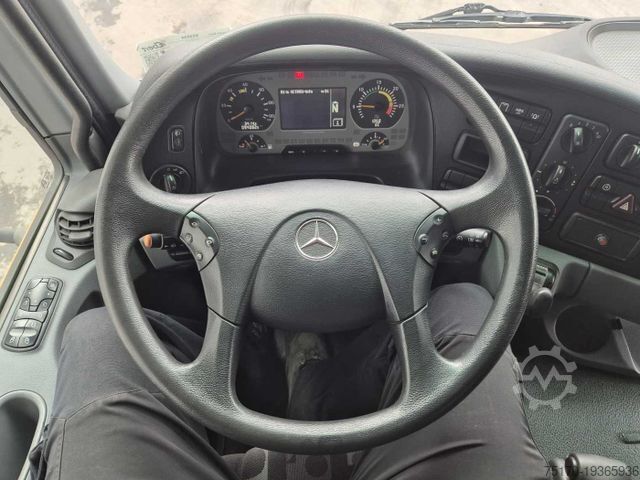 Silniční zametač MERCEDES-BENZ Actros 2032 A 4x4 Bucher STKF 9500 Airport 30x