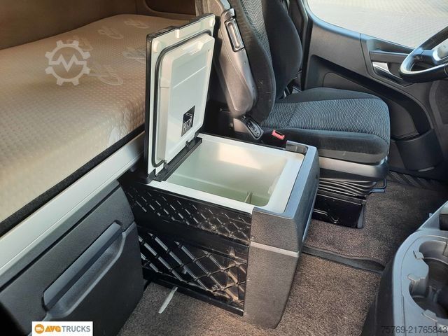 Nagy térfogatú nyergesvontató MERCEDES-BENZ 1851 LS Giga Retarder Standklima ATM bei 381 TKM