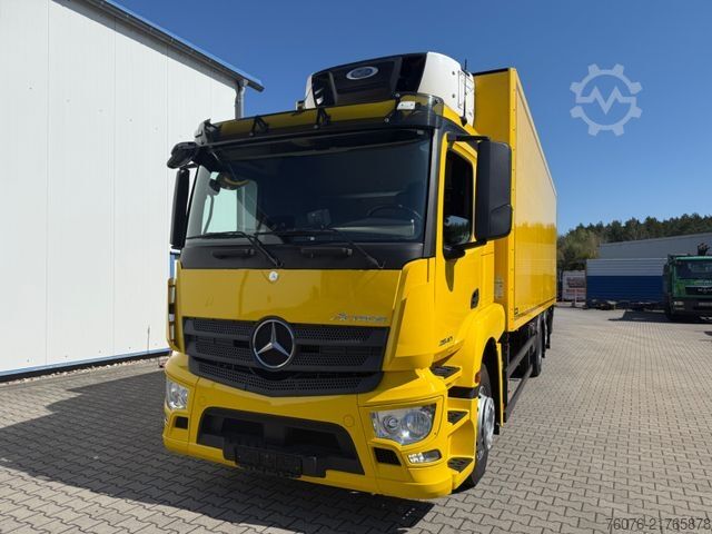 Camion frigorifique MERCEDES-BENZ 2540 LL 6x2/4 Kühlkoffer 8.2m LBW 2,5t  Carrier