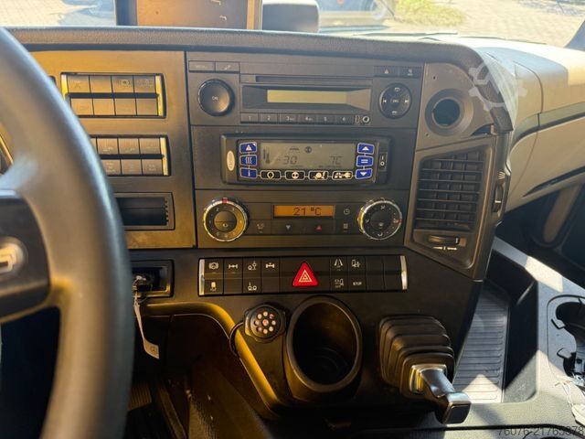 Camion frigorifique MERCEDES-BENZ 2540 LL 6x2/4 Kühlkoffer 8.2m LBW 2,5t  Carrier