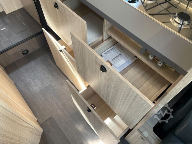 Ημιενσωματωμένο αυτοκινούμενο τροχόσπιτο SUNLIVING C 70 DL *Automatik*165 PS*Markise+Solaranlage*