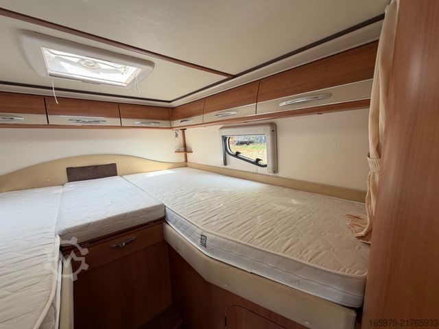 Ημιενσωματωμένο αυτοκινούμενο τροχόσπιτο HOBBY 500 GESC