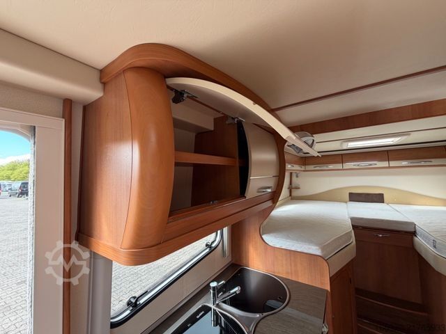 Ημιενσωματωμένο αυτοκινούμενο τροχόσπιτο HOBBY 500 GESC