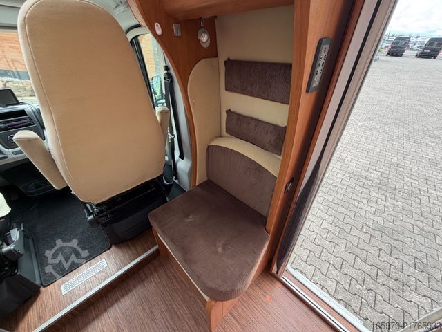 Ημιενσωματωμένο αυτοκινούμενο τροχόσπιτο HOBBY 500 GESC