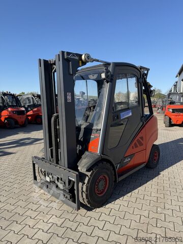 Chariot élévateur à fourche diesel Linde H35D-02