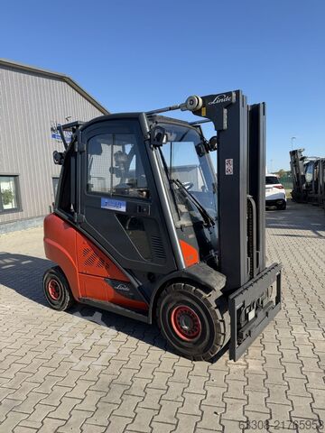 Chariot élévateur à fourche diesel Linde H35D-02