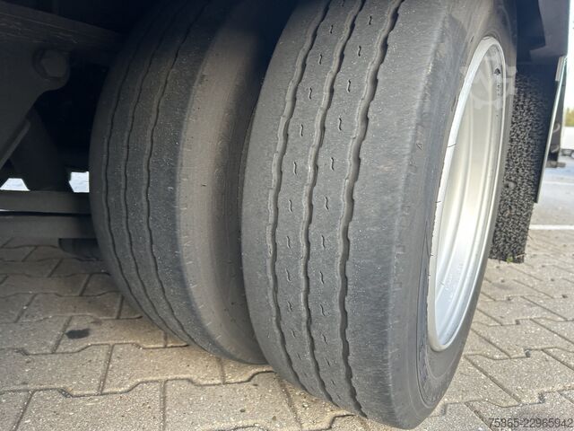 Chargeur bas Jumbo Groenewegen T 0152 D / Semi Dieplader / Auto - ...