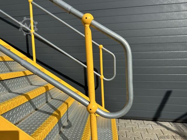 Bühnentreppe Stahl Lager Lagertreppe Stahltreppe Geschosshöhe: ca. 1.9450 mm