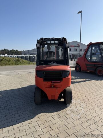 Chariot élévateur à fourche diesel Linde H30D-02