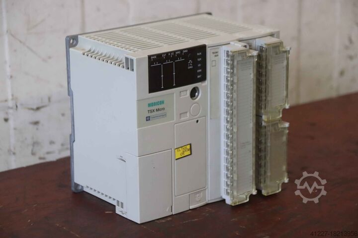 Sterowanie PLC Schneider TSX3710001