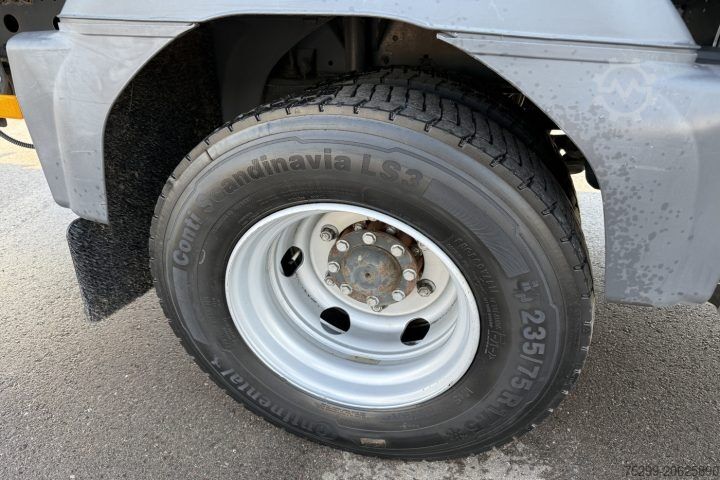 Camión frigorífico Mercedes-Benz Atego 1021 Eiswagen Hebebühne / Swiss-Vehicle