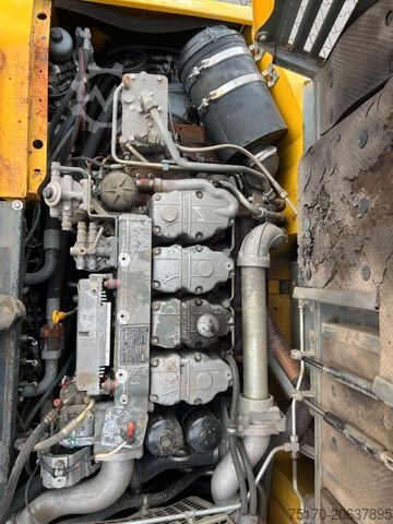 Hjulgraver LIEBHERR A 900 C ZW Litronic / 18.866h / 2008