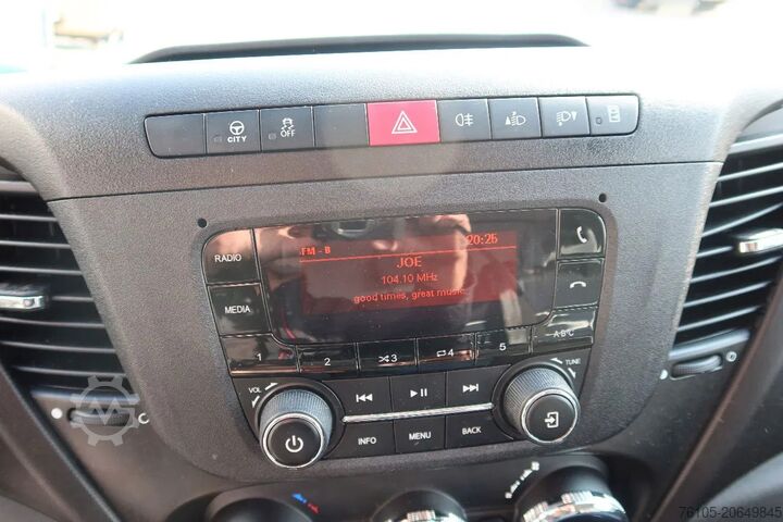 Valiză Iveco Daily 35S16 Bakwagen + Laadklep 750kg