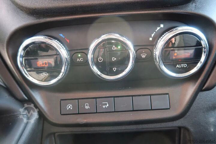 Valiză Iveco Daily 35S16 Bakwagen + Laadklep 750kg