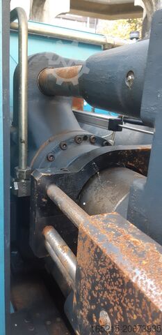 μηχανή χύτευσης με έγχυση DEMAG 110 9T