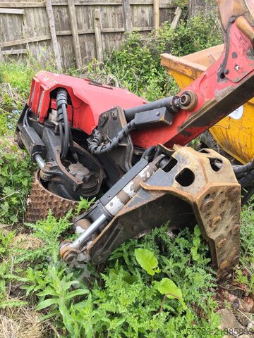 Moissonneuse-batteuse avec tête de récolte Komatsu 941.1