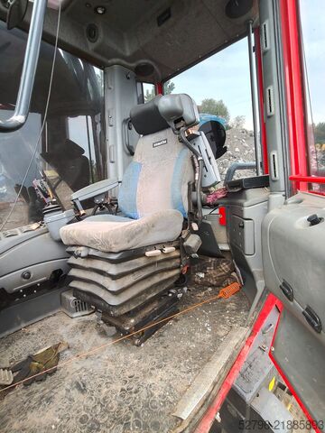 Moissonneuse-batteuse avec tête de récolte Komatsu 941.1