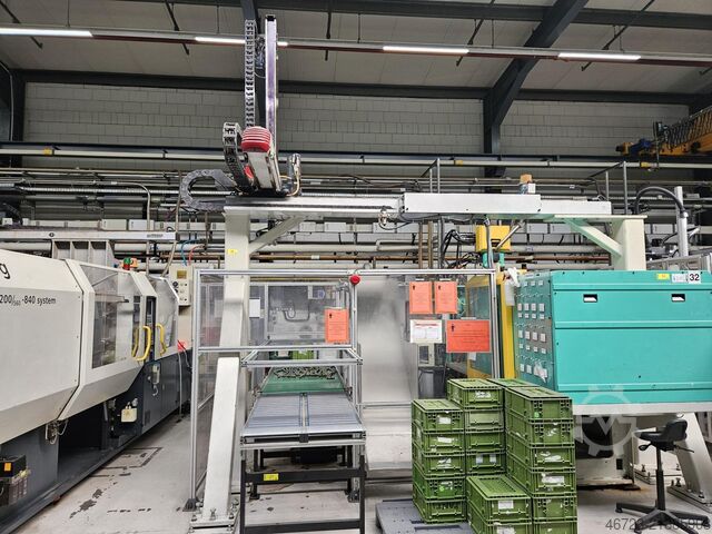 μηχανή χύτευσης με έγχυση Arburg Allrounder 520 S 1600-170