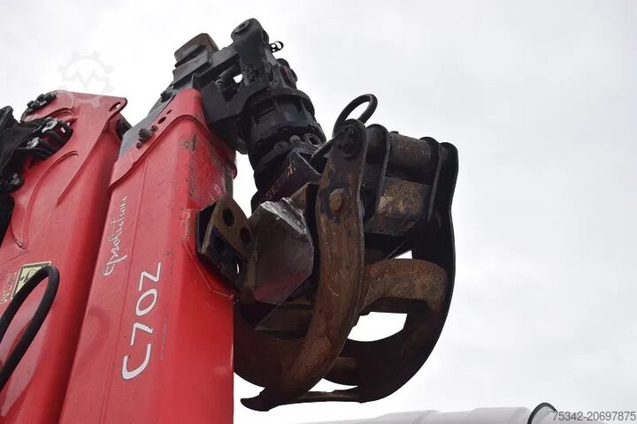 Vrachtwagen met kraan Scania P280