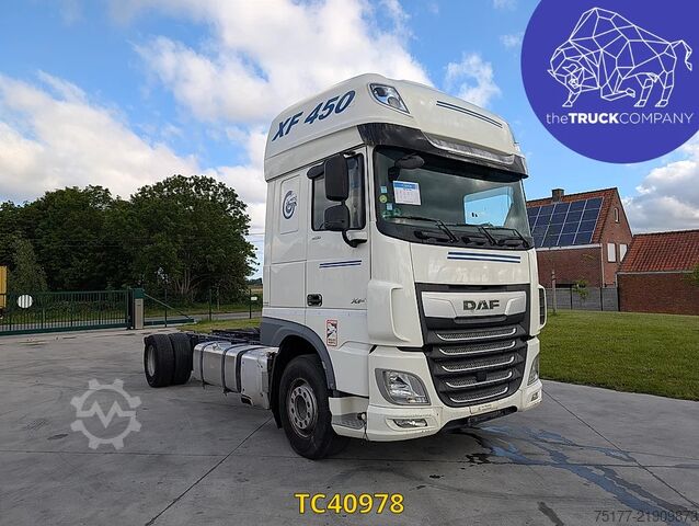 Chassis met cabine DAF XF 450