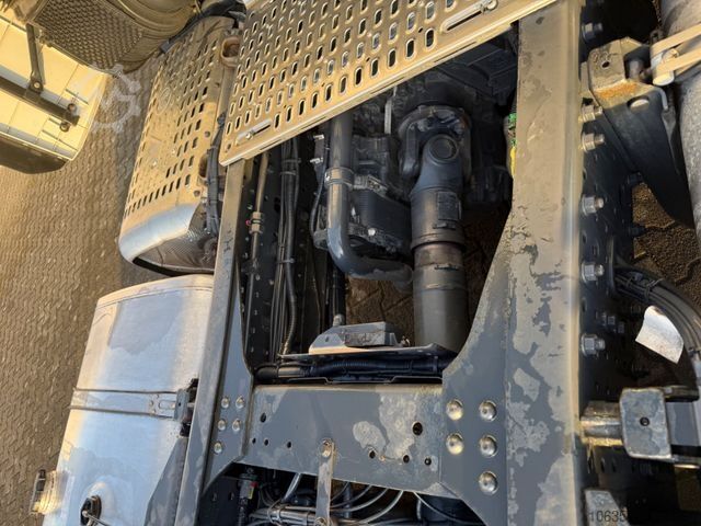 Standardní tahač IVECO STRALIS S-WAY AS440S46T/FP-L T Intarder