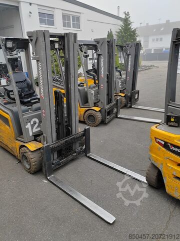 Elektrisk – 4 hjul Jungheinrich EFG320 no battery ( 3 st paket )