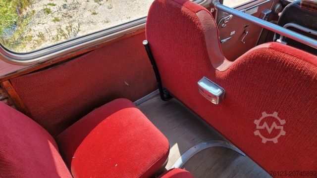 Távolsági autóbusz SETRA Kässbohrer Setra S 11