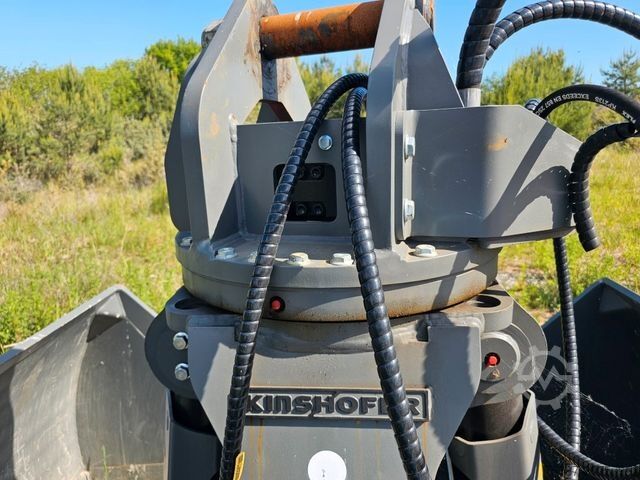 Mobiele graafmachine FUCHS mobiler Ladekran 380/390MHL mit augeräten